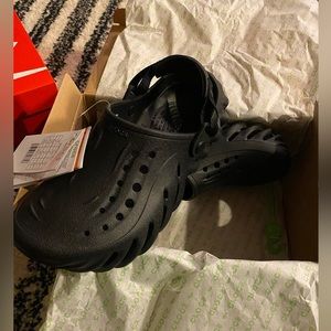 CROCS ECHO CLOG K BLACK SIZE 6 BRAND NEW WITH TAGS